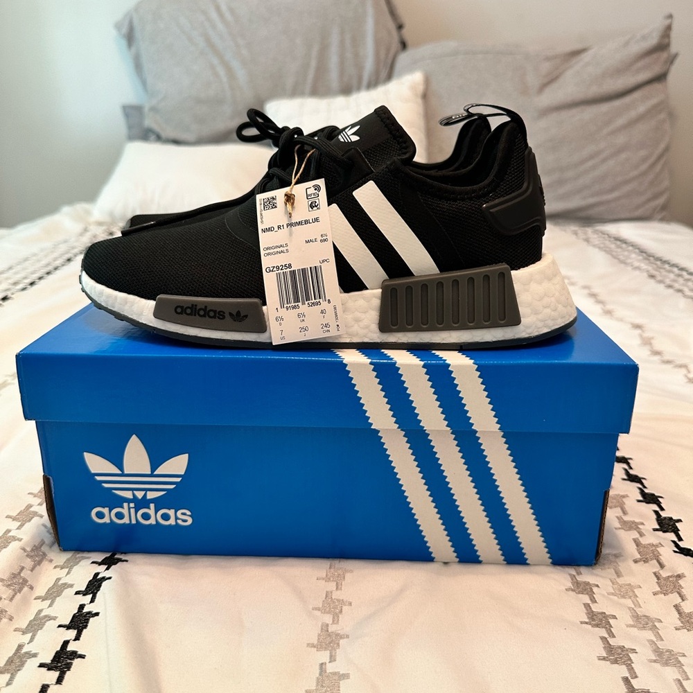 women’s adidas nmd: size 7